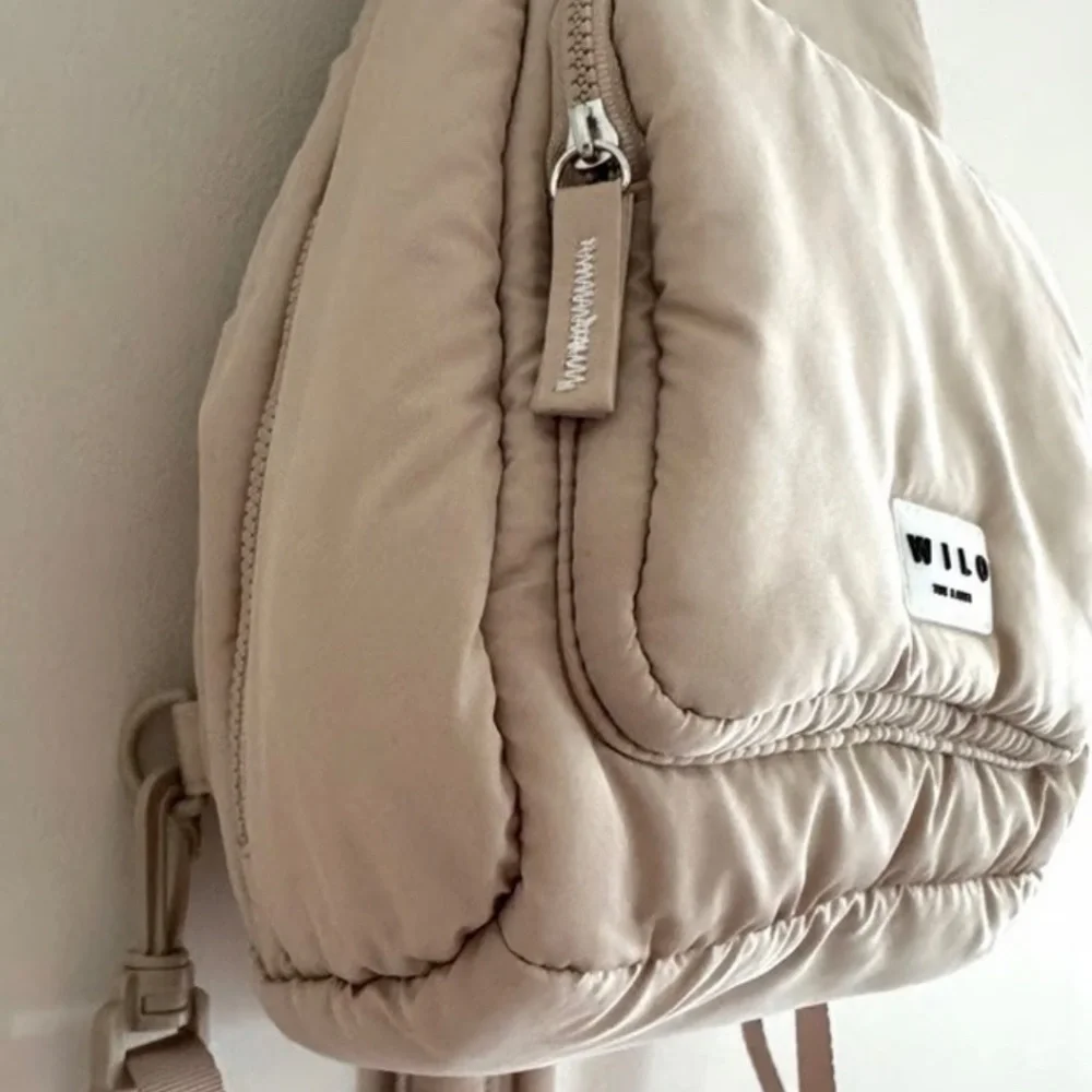 SOLD-Wilo the Label sling bag - Picture 5 of 7